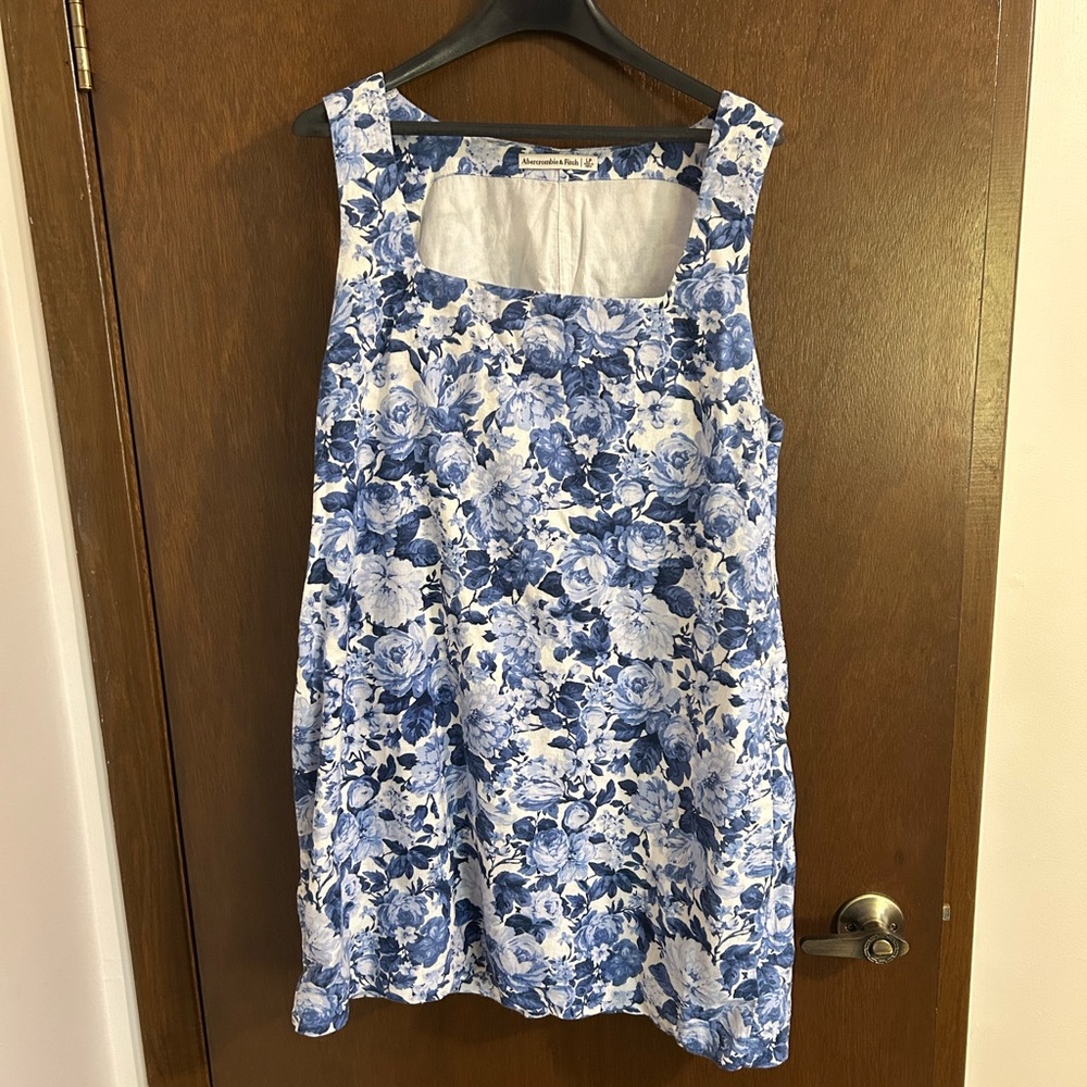 Abercrombie & Fitch Blue and White Floral Dress